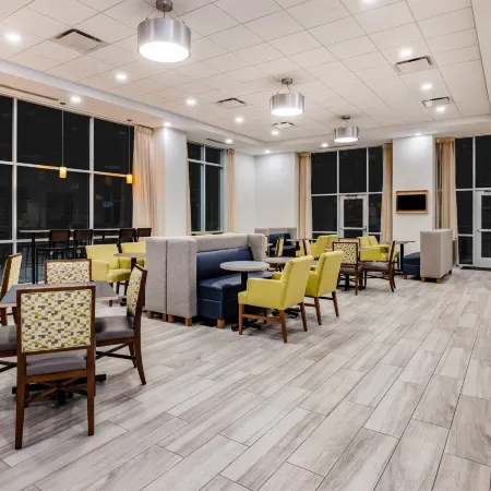 Holiday Inn Express & Suites LINCOLN DOWNTOWN by IHG