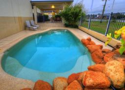 Tropixx Motel