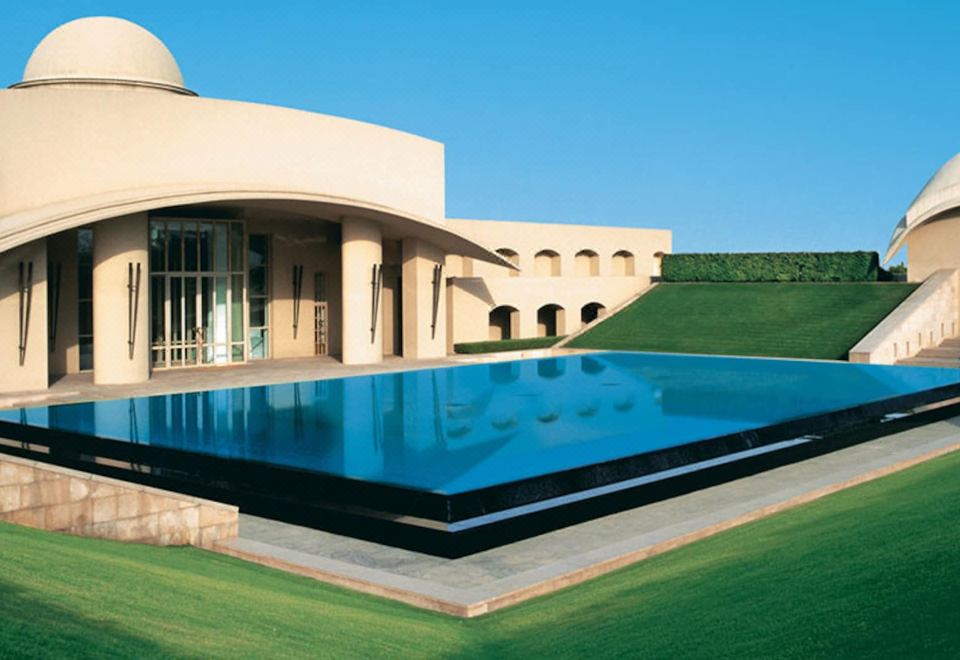 Trident Gurgaon HotelOver view