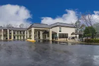 Quality Inn Raeford - Pet Friendly