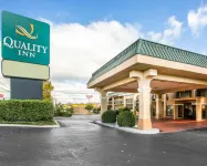 Quality Inn - parking