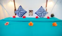 Flame Tree Cottages - parking