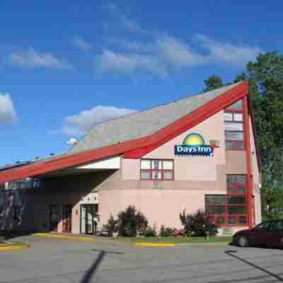 Days Inn by Wyndham Trois-Rivieres Hotel Exterior