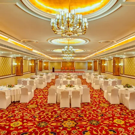 Mayfair Tea Resort