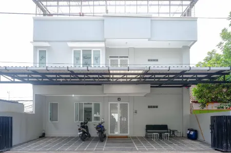 RedDoorz Syariah Near Gerbang Tol Krapyak 2 Semarang