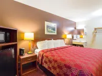 Travelodge by Wyndham Fargo West Acres