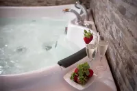 Palazzo Brunaccini Boutique Hotel - Hot Tub