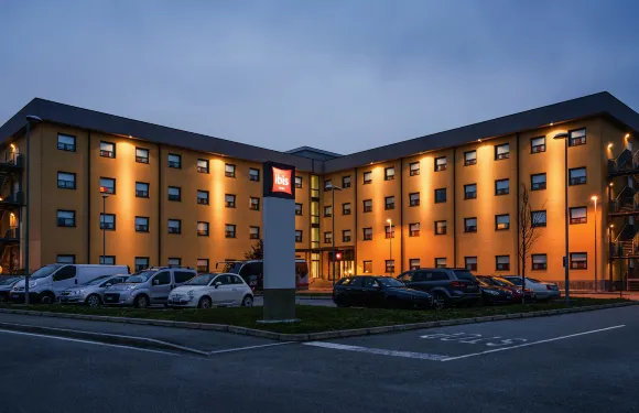 宜必思米蘭馬爾彭薩機場酒店