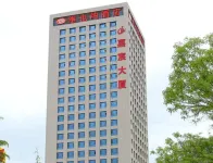 維也納飯店（平涼綠地廣場店） 崆峒山寶塔附近的飯店
