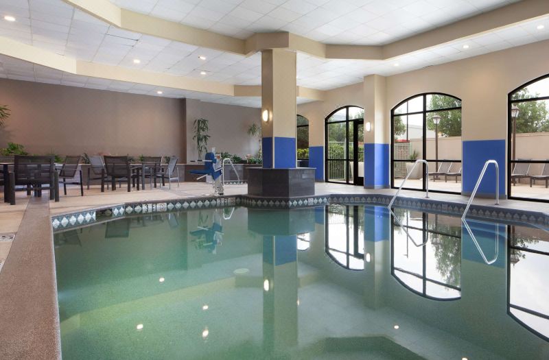Embassy Suites by Hilton Dallas Near the Galleria photo 2