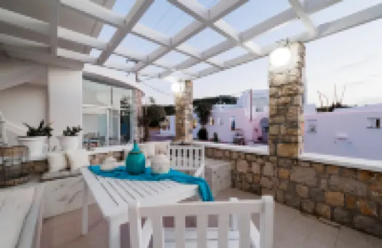 Kouros Home Hotel