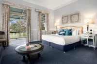 The Convent Hunter Valley Hotel فنادق في لوفديل
