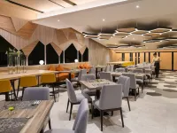 PARKROYAL Suites Bangkok Hotels in Bangkok