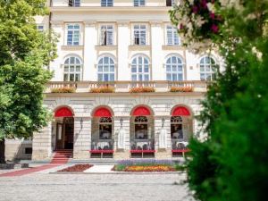 Apartments JustLvivIt at the Rynok Square