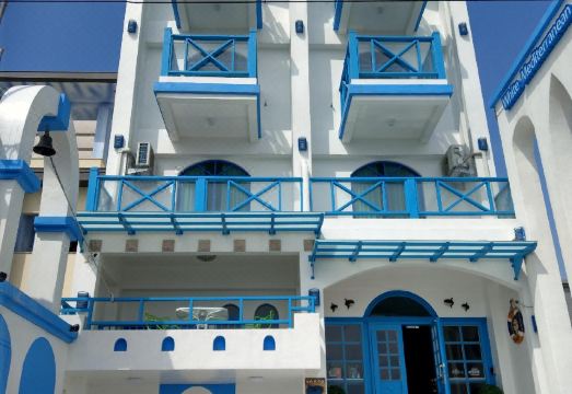 1. 화이트 메디테라..