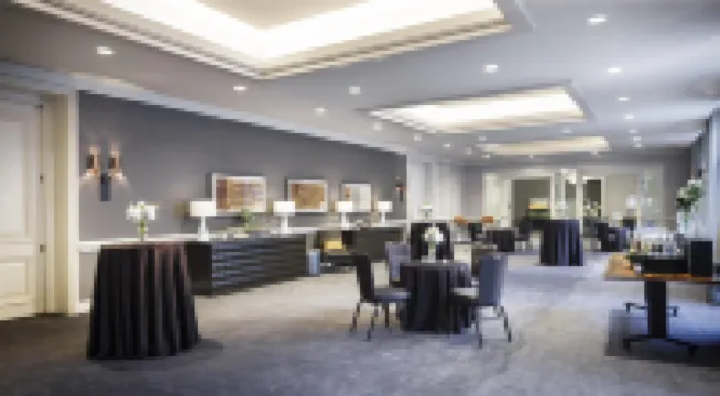 เดอะโลแกน ฟิลาเดลเฟีย คิวริโอ คอลเลกชั่น บาย ฮิลตัน