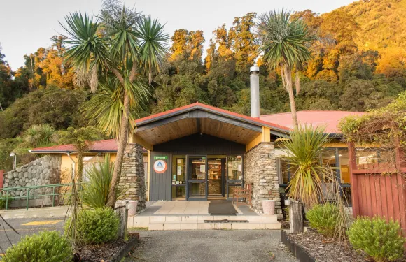 法蘭茲約瑟夫哈卡房子