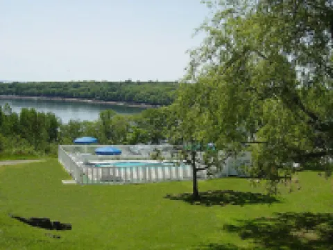 Ledges by the Bay Hotels in Knox County