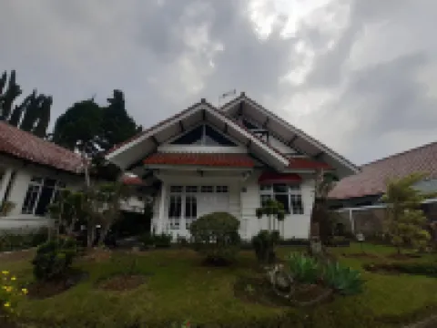 Villa Lotus Blok D-05 Puncak Bogor