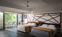 Maya Internacional - balcony