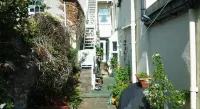 No. 9 Guest House
