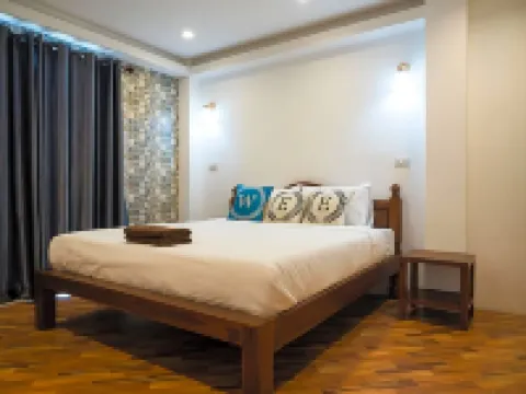 WEEHOSTEL