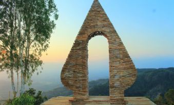 Bukit Lintang Sewu Domping