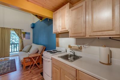 One-Bedroom Apartment Mt Baker Lodging Condo 18 – Remodeled, Sleeps 4! by Mbl Photo