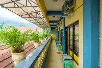 RedDoorz Near H. Hasan Aroeboesman Airport