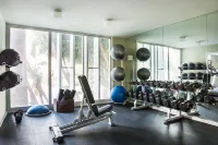 Avalon Hotel Beverly Hills, a Member of Design Hotels - Gym