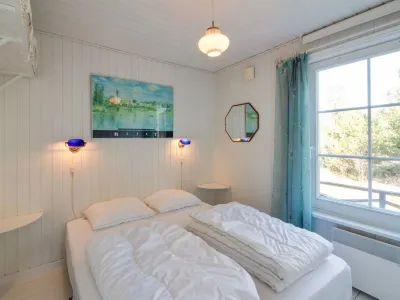 "Eimi" - 1.5km from the Sea