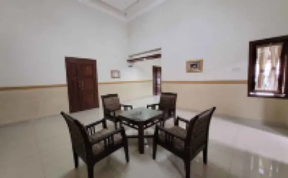 Ndalem Katong Guest House Ponorogo