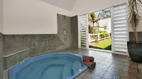 Hananui Lodge and Apartments Hotel a Russell