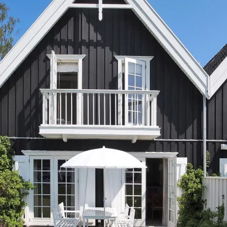 "Anniek" - 1km to the Fjord