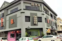 吉打雙溪大年 B+ 飯店 Fs Wedding House Sg Petani附近的飯店