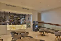 Paradise Bay Resort - bar