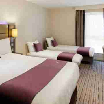 Premier Inn Farnborough Town Centre Rooms
