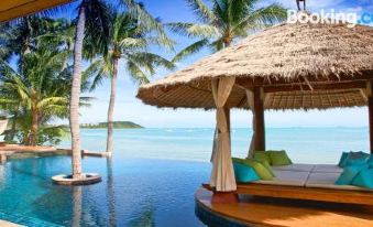 Upni Duniya - Luxury, Beachfront 9-Suites Villa