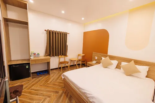 Happy Hotel