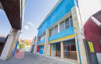 Reddoorz @ Homestay Gayatri Hotels in Bandungrejosari