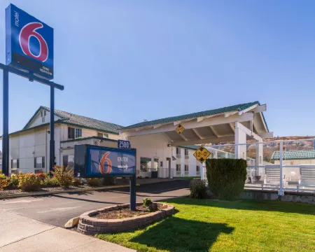 Motel 6 the Dalles, or Hotels in The Dalles