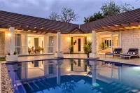 Leopard Beach Resort & Spa - Pools