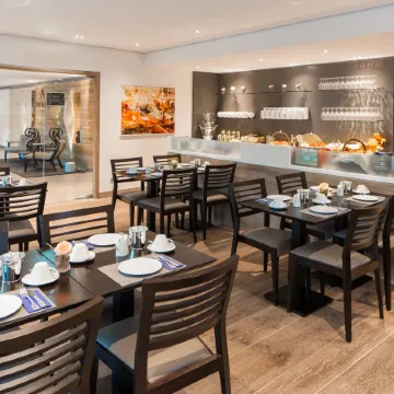 The Alex Hotel Отели рядом с достопримечательностью «Река Дреизам»
