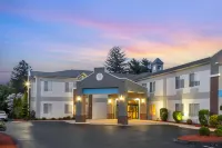 Best Western Plus New England Inn  Suites Hotel a Middletown