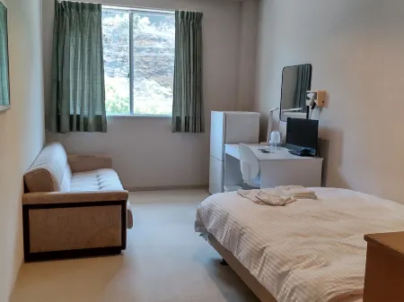 Hotel Shimizu Отели рядом с достопримечательностью «四国最南端の碑»