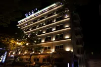 Hotel River Hotel in zona Kwanghanrn