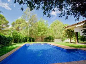 Magnificent Villa with Private Pool 5 Minutes from The Beach