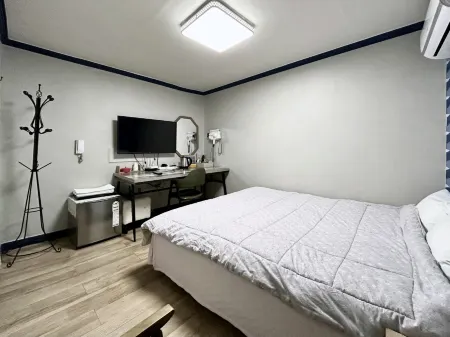 Jinju Namgang Отели рядом с достопримечательностью «Джинджусон»