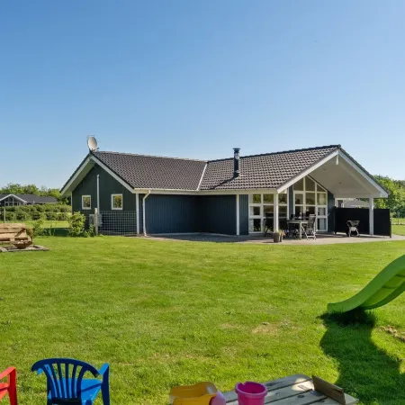 "Eicke" - 12km from the Sea