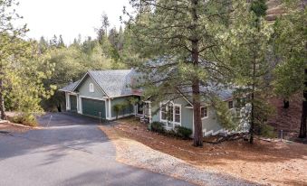 Happy Trails Updated Home with - 0224w12000c0fe7735E0F R 339 206 R5 D